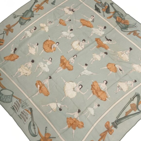 Auth HERMES Carre 90 - Light Green Cream Multi Scarf - Picture 2 of 7